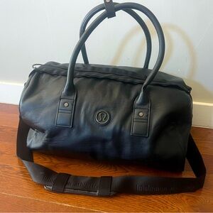 Lululemon duffle bag